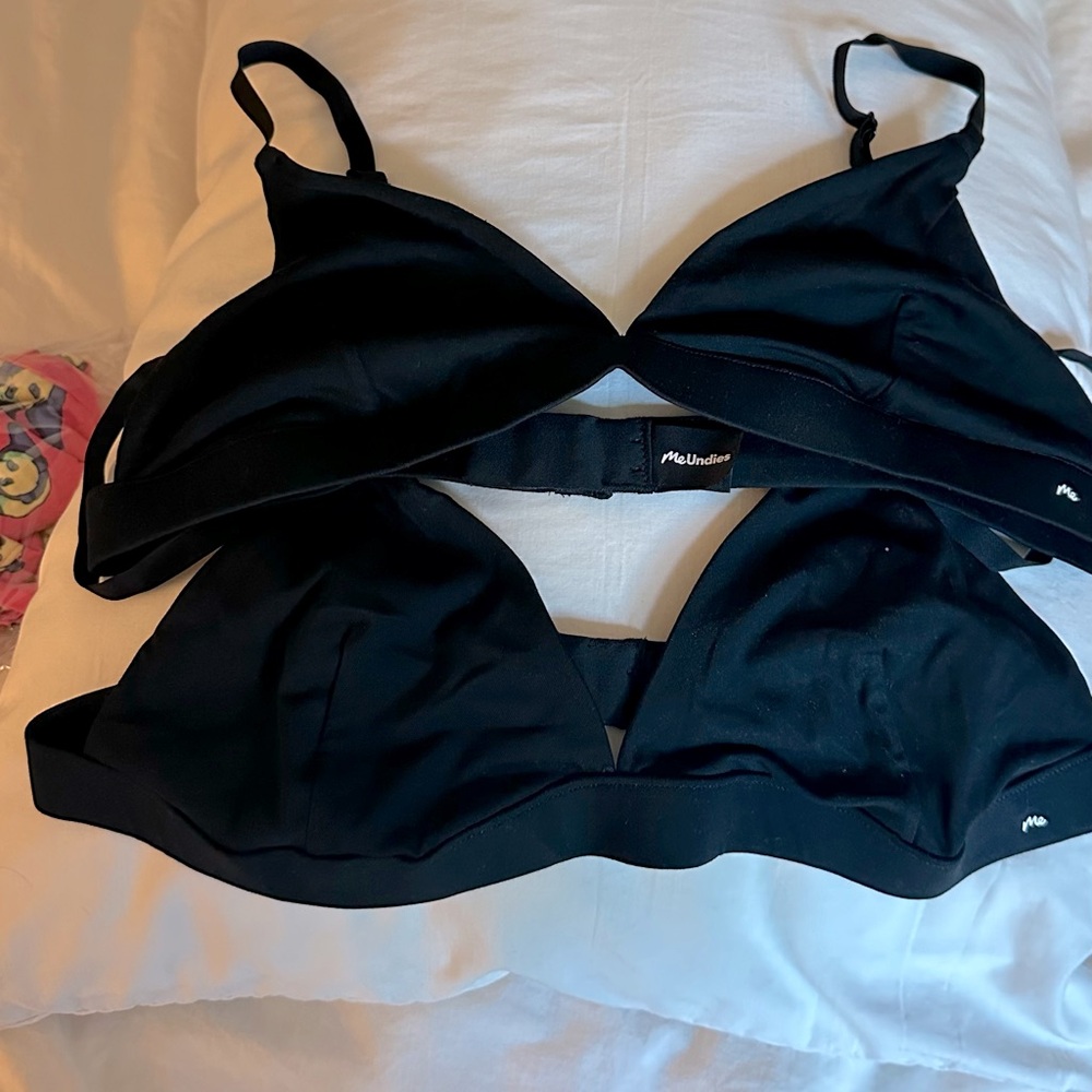 MeUndies FeelFree Triangle Bralette 2 pack size Large. New